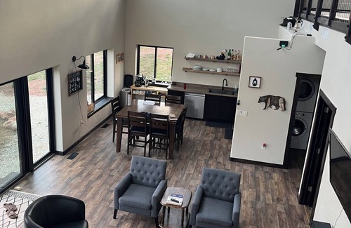 Lead Cabin | Modern cabin nestled in the Black Hills National Forest.Fall colors, biking, etc
