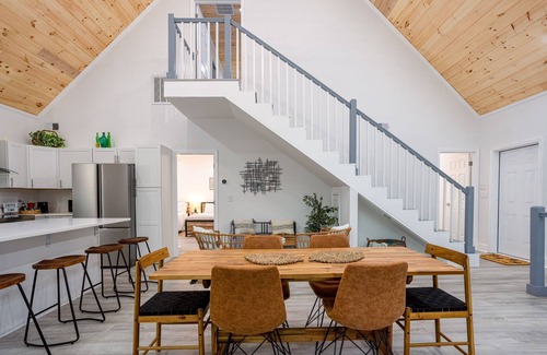 Westminster House | Modern Cabin on Lake Hartwell. Our newly cabin is perfect for your next getaway.