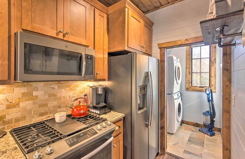 Tuckasegee Cabin | Modern Cabin w/Deck, Grill & Chinquapin Amenities