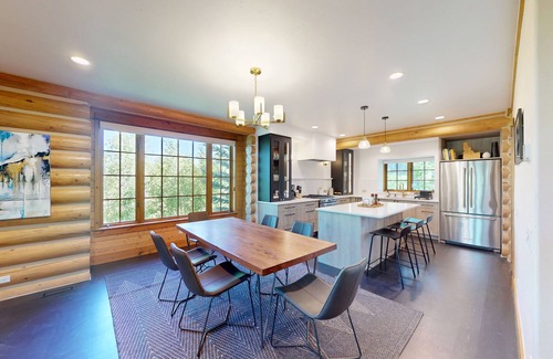 Victor House | Modern cabin with private hot tub, mountain views, expansive deck & arcade game
