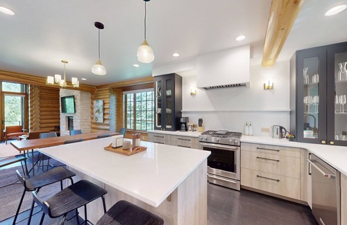 Victor House | Modern cabin with private hot tub, mountain views, expansive deck & arcade game