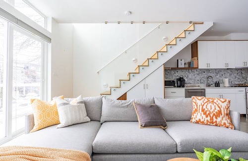 Broadway House | Modern Cap Hill Townhouse w/Rooftop Deck