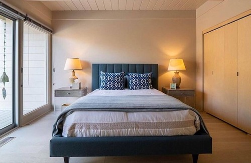 Rancho Rio Vista House | Modern Carmel House – serene, stylish and sleek