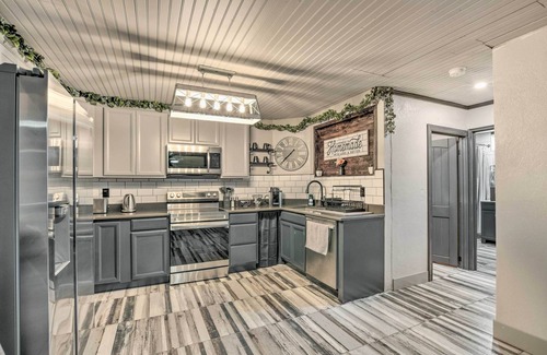 Central Apartment | Modern Central Apartment w/BBQ Patio & Yard!