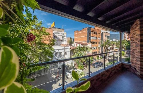 Laureles Apartment | Modern Central Apt Laureles Medellin With 3 ACs