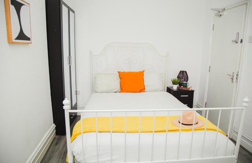 Bootle House | Modern Central Oasis