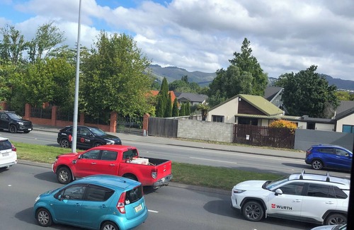 Sydenham House | Modern, central, vibrant 3-bedroom townhome with AC and WiFi in Christchurch