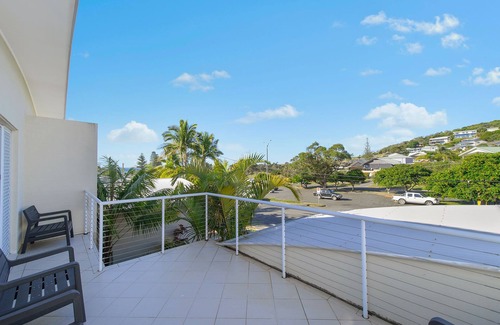 Crescent Head House | Modern & Centrally Located With Free Wi-Fi