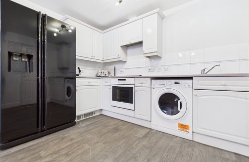 West Thurrock Apartment | Modern ChaffordHundred Apartment Long Stay sleeps2