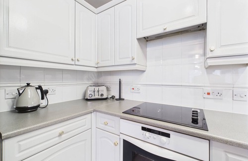 West Thurrock Apartment | Modern ChaffordHundred Apartment Long Stay sleeps2