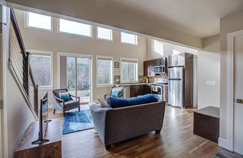 Mount Hood Village Cabin | Modern Chalet Duplex - 2