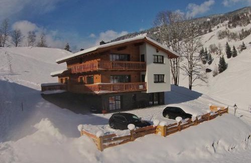 Vorderglemm Ski Chalet | Modern chalet with sauna near ski area in Saalbach-Hinterglemm Salzburgerland