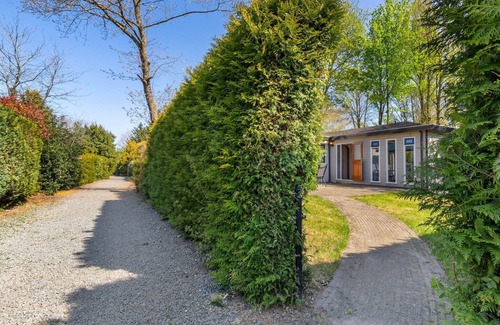 Garderen Ski Chalet | Modern Chalet in Garderen with Private Garden