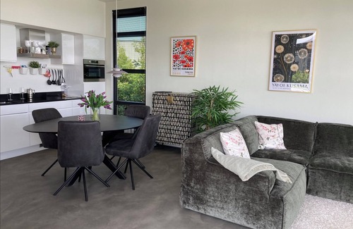 Enkhuizen House | Modern chalet in the first row on Enkhuizer beach with exceptional sea views