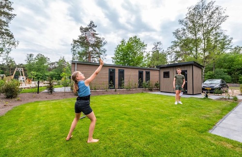 Noordoostelijk van Schaarsbergen Ski Chalet | Modern Chalet Near Hoge Veluwe