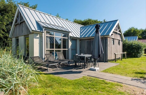 Hollum House | Modern Chalet Near the Coast