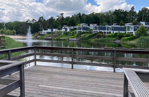 Langeberg Ski Chalet | Modern chalet with combi-microwave