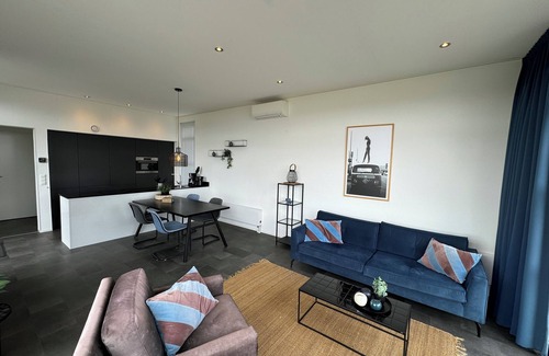 Enkhuizen House | Modern chalet with exceptional sea views, fenced garden and direct beach access