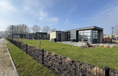 Enkhuizen House | Modern chalet with exceptional sea views, fenced garden and direct beach access