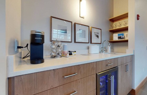 Cherry Creek Apartment | Modern Cherry Creek Studio