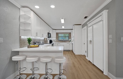 Pompano Beach Villa | Modern Chic 7-BR w/Amazing Pool & Gameroom
