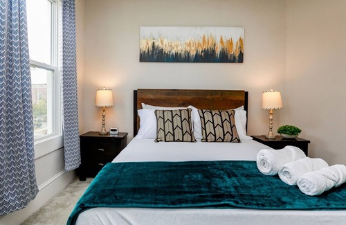 Portsmouth House | Modern Chic’s Corner 4Beds 2baths w/Grill