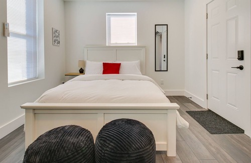 Norwood Apartment | Modern Cincinnati Studio ~ 8 Mi to Findlay Market!