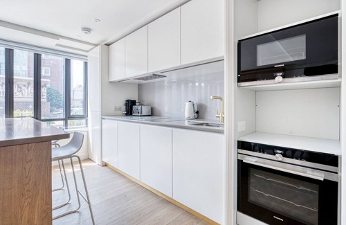 Barbican Apartment | Modern City 1BR with Concierge, 2 min to Barbican station, by Blueground