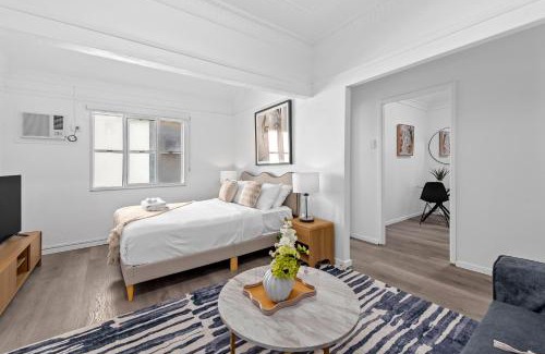 Spring Hill Apartment | Modern City Centre Studio - Short walk to Hospital