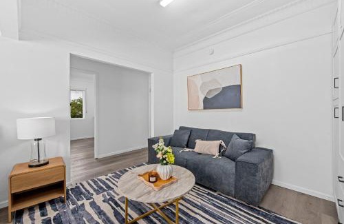 Spring Hill Apartment | Modern City Centre Studio - Short walk to Hospital