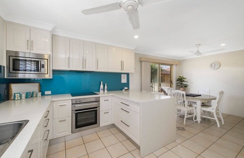 Crescent Head House | MODERN, CLEAN AND CONVENIENT LEVEL VILLA!