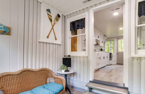 Houghton Lake Cottage | Modern,Clean Cottage, 1 block from the lake and close to town