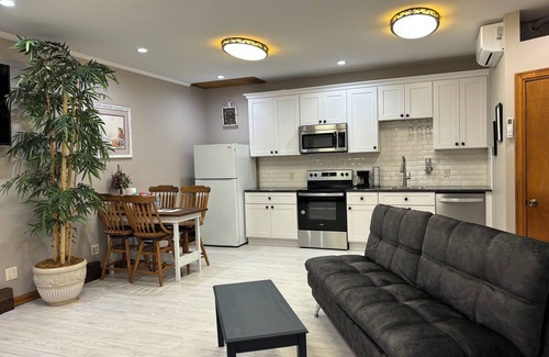 Cookeville House | Modern clean fresh studio in enchanting Cookeville with WiFi and private parking
