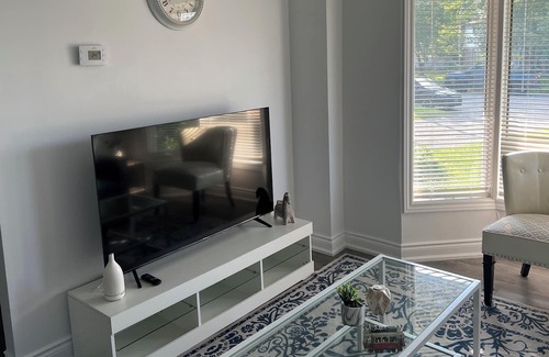 Barrie House | Modern,clean two floor house