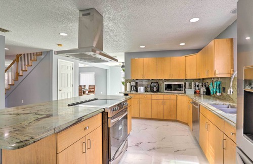 Clearwater House | Modern Clearwater Home w/Deck: 9 Mi to Beach