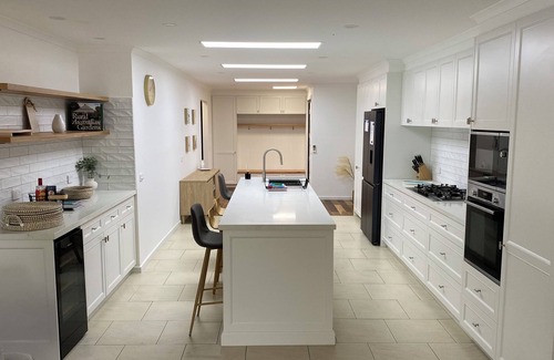 Rye House | Modern Coastal Entertainer Family Beach House with Bungalow & Spa, pet friendly.