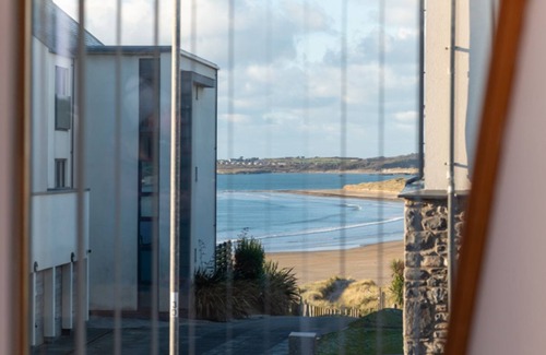Rhosneigr House | Modern Coastal Home in Rhosneigr – 4 Y Bonc by Anglesey Holiday Lettings