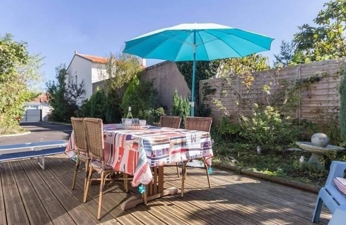 Pornic Cottage | Modern Coastal Home with Garden, Terrace & Parking Near Beaches - Pornic