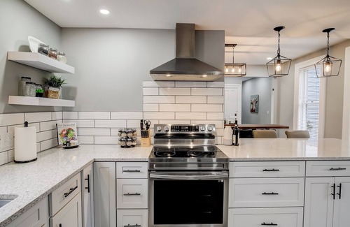 Huron House | Modern Coastal Retreat - private pool & close to beach!