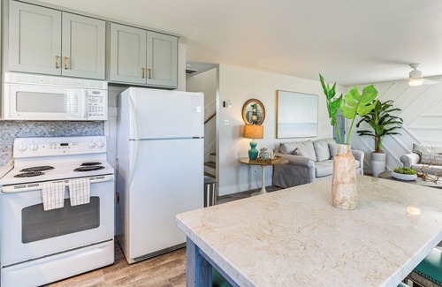 Surfside Beach House | Modern Coastal Farmhouse: Walk to Surfside Beach!