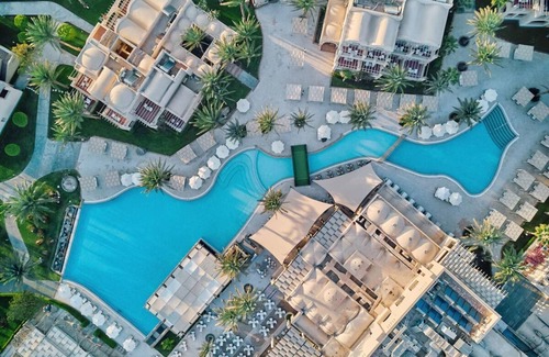 Makadi Bay Hotel | Modern Comfort Meets Coastal Views in Prime Location | 2 Beachfront Rooms