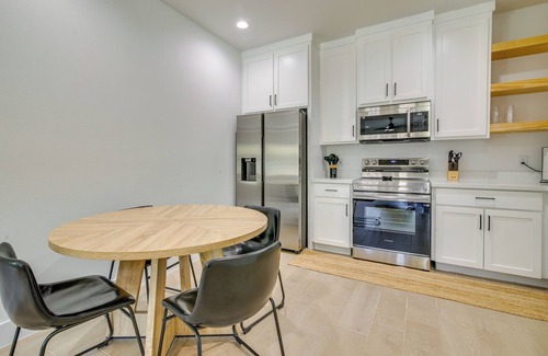 Brownsville House | Modern Comfort: Centrally Located Brownsville Home