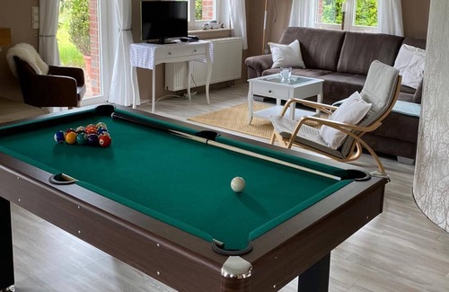 Dummer House | modern comfort holiday house with sea views and direct access to the lake