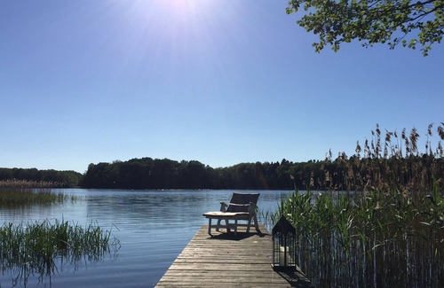 Dummer House | modern comfort holiday house with sea views and direct access to the lake