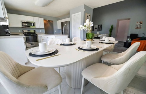 Afton Apartment | Modern Comfort Loves Park Stylish 3BR Getaway