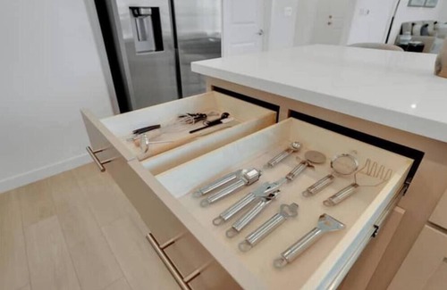 Peters House | Modern Comfort: Manteca Edition