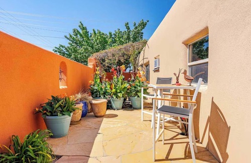 Agua Fria House | Modern Comfort Meets Santa Fe Charm – 2BR/2BA Retreat