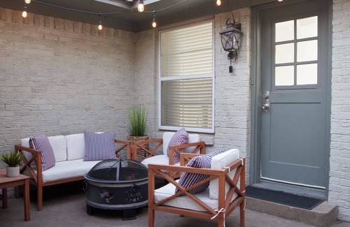 Oak Cliff House | Modern Comfort Meets Texas Charm – Newly Updated Interior Retreat!