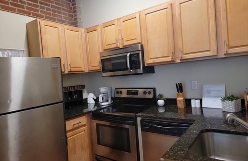 North Chesterfield Apartment | Modern Comfort Near Downtown – 5 Mins to Riverwalk, Breweries & VCU!