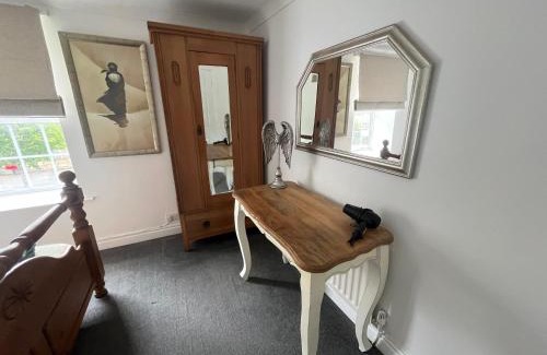 Guisborough House | Modern Comfort Near North York Moors & Coast